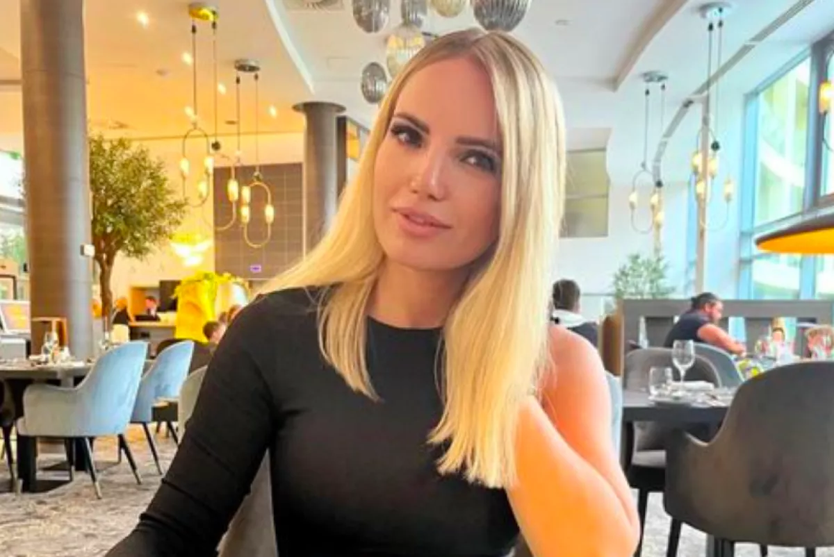 Nagyot hibázott - végre megszólalt a teaszeánsz után VV Anett - Fotó