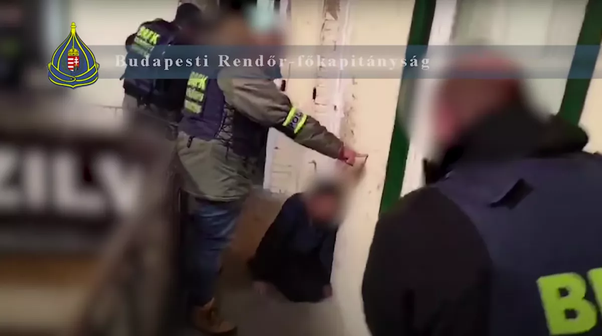 Mellkason szúrtak egy 22 éves srácot a 4/6-os megállóban - Közleményt küldött az ügyészség - Videó