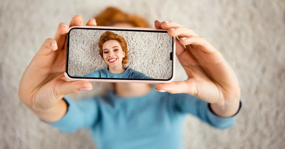 3 ok, amiért úgy érezzük, szörnyen festünk a szelfinken