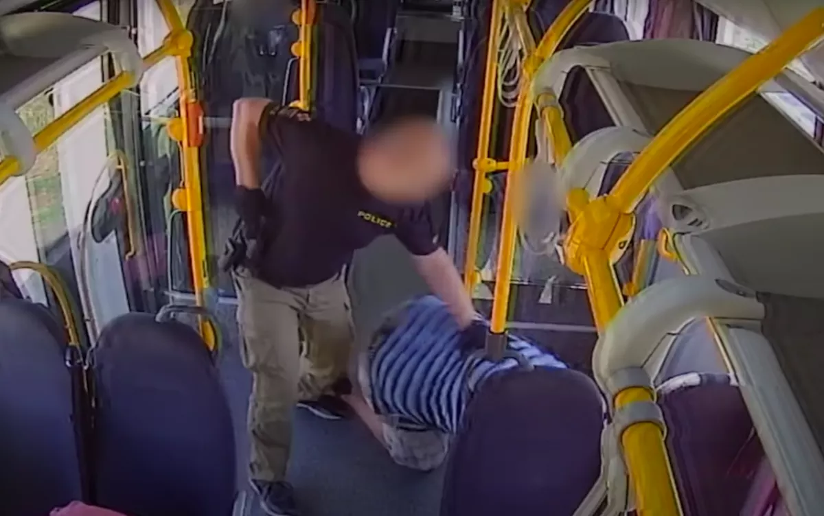 Fegyencjárat: Ferencet a menetrendszerinti járaton fogták el - Megérkezett a felvétel