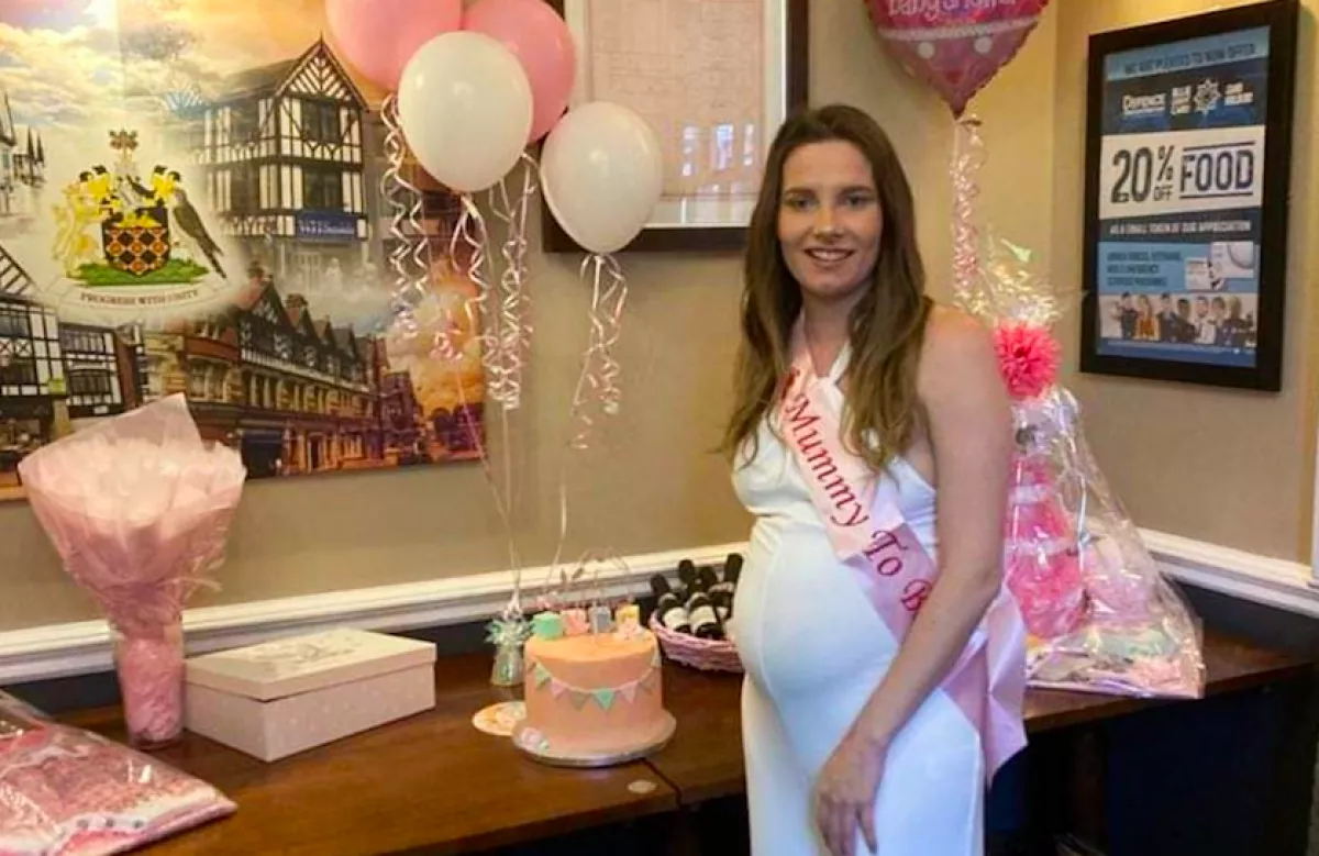 Behisztizett a 26 éves énekesnő, amikor meglátta az ultrahangon, mit mutat neki a kislánya