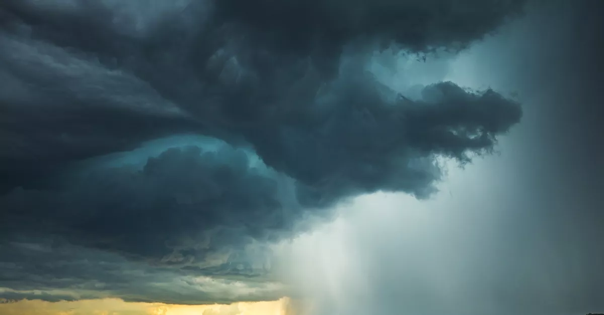 Riasztás az egész országra: eső, zivatar, felhőszakadás, jég,...