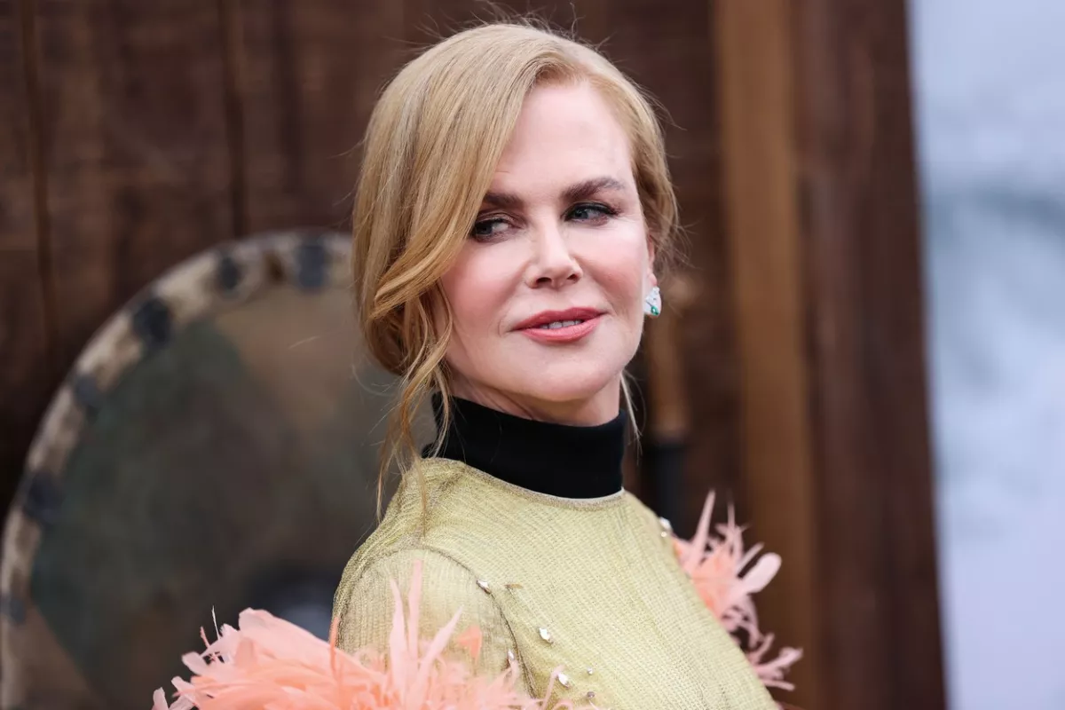 Dagadó bicepsz, új frizura - Nicole Kidman kipattintotta magát a címlapra - Fotók
