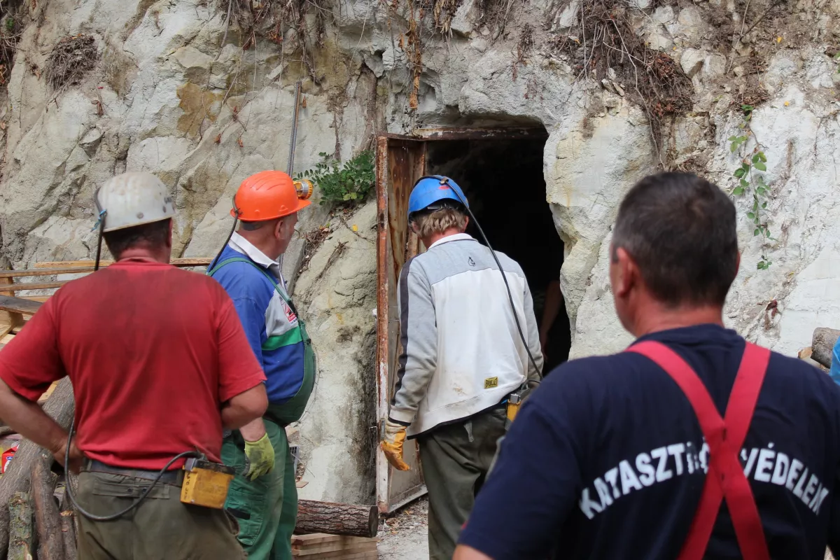 "Két test látható, egy nem" - Megrázó képek a miskolci pincebalesetről