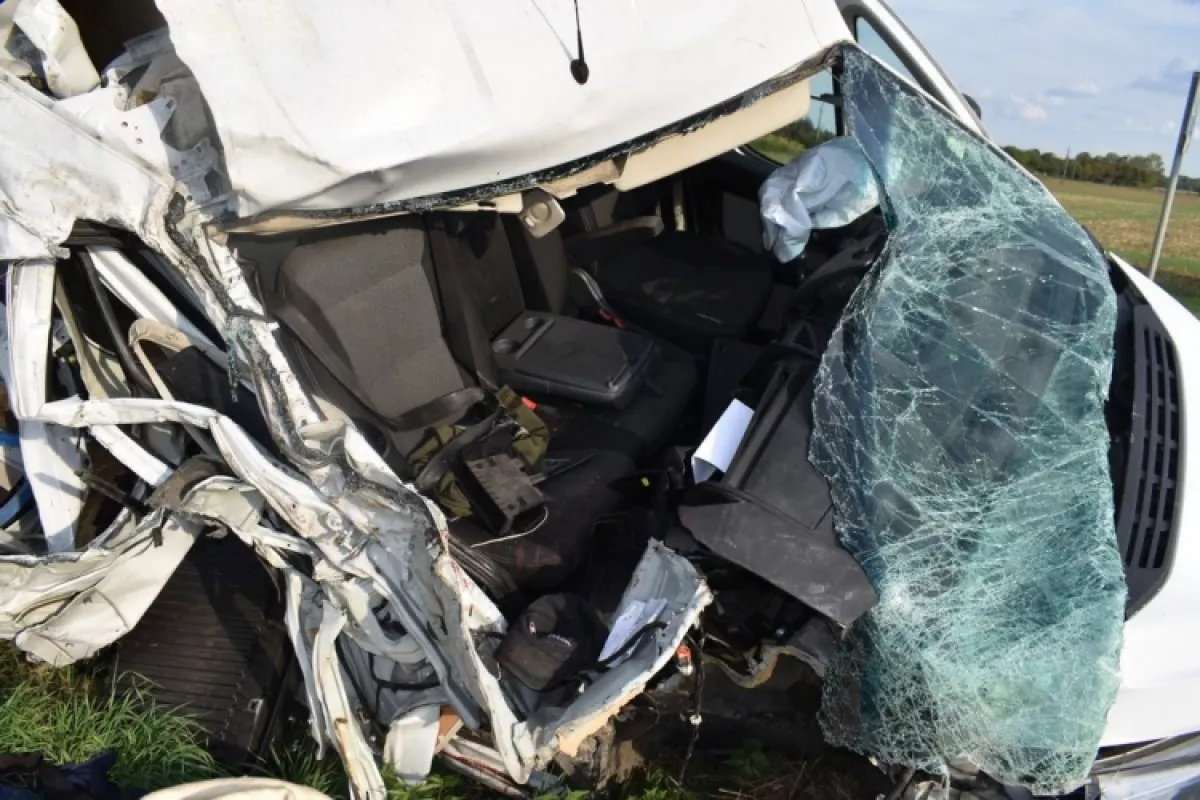 Megjöttek a képek: embercsempészek szenvedtek balesetet Völcsej határában