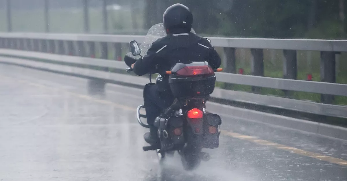 Riasztás: erre a 10 megyére adták ki ma - leszakad az ég