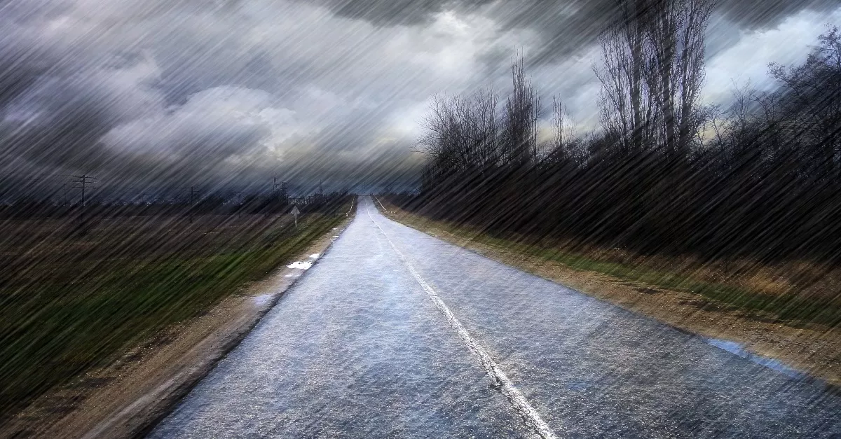 Két megyére adtak ki riasztást zivatarok miatt - hétfőn azonbar rosszabb lesz a helyzet