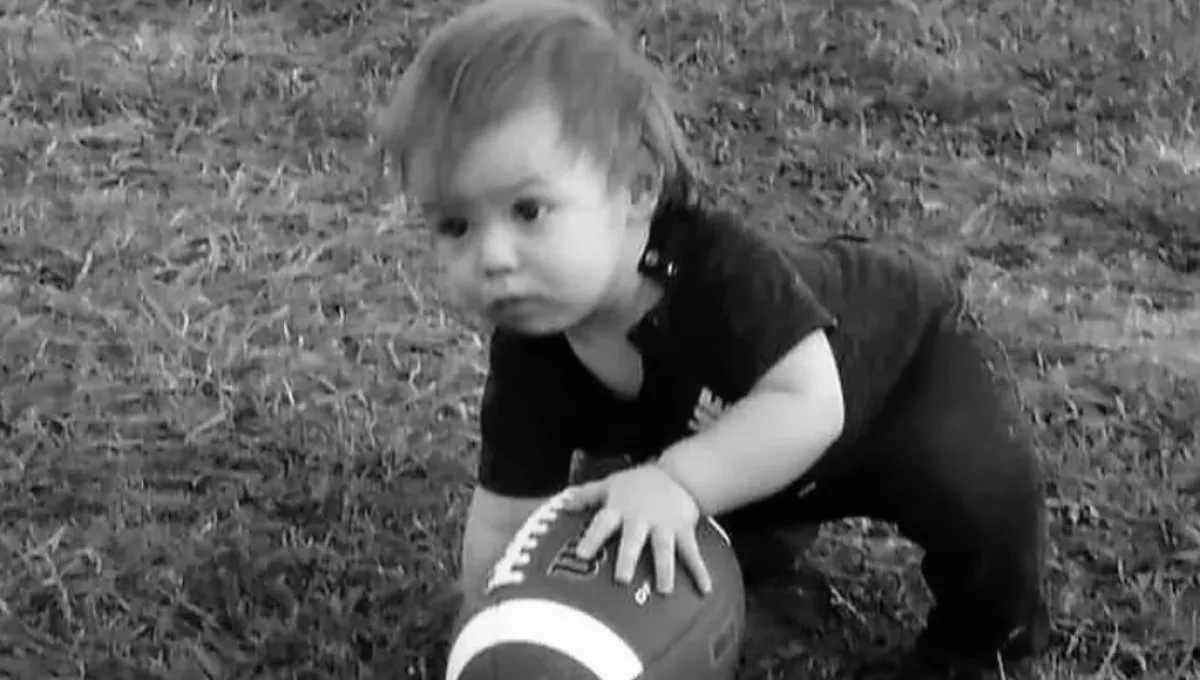 Holtan találták a 2 éves kisfiút, aki éjszaka tűnt el az otthonukból - Fotók 