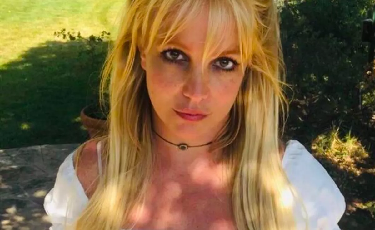 Aggasztó dolgot szúrtak ki Britney Spears félmeztelen videóján a rajongók - Videó