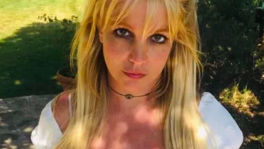 Aggasztó dolgot szúrtak ki Britney Spears félmeztelen videóján a rajongók - Videó
