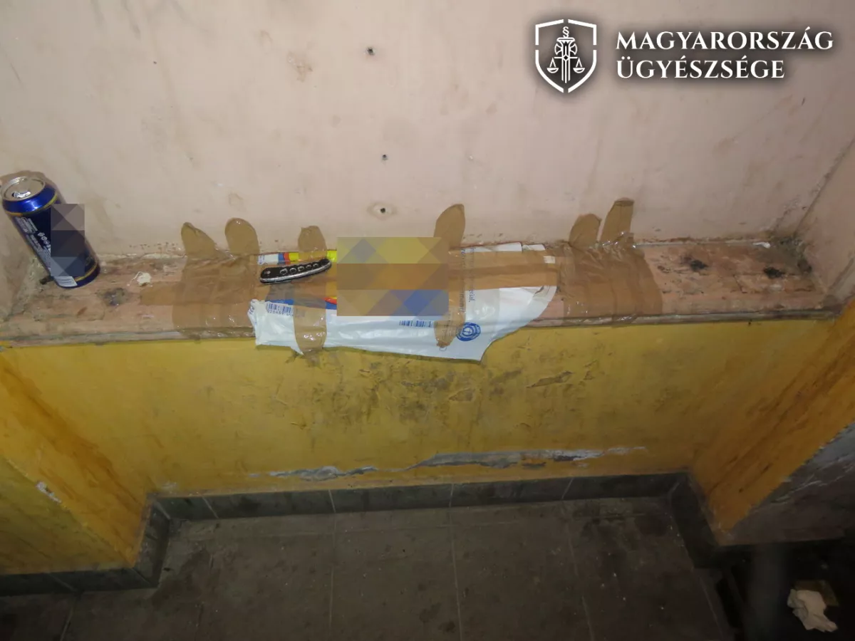 Megjöttek a képek: tizenéves fiú késelt meg egy másikat Budapesten