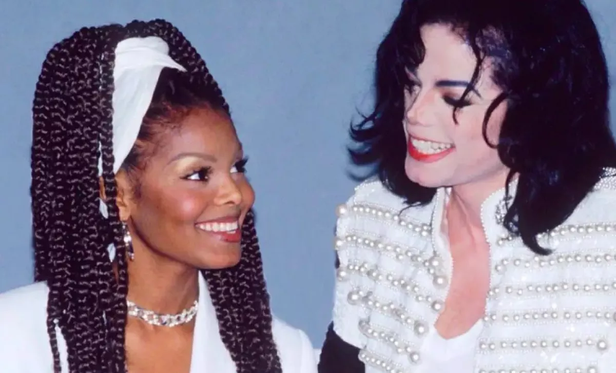 Az 56 éves Janet Jackson már úgy néz ki, mint Jacko a halála előtt - Fotók