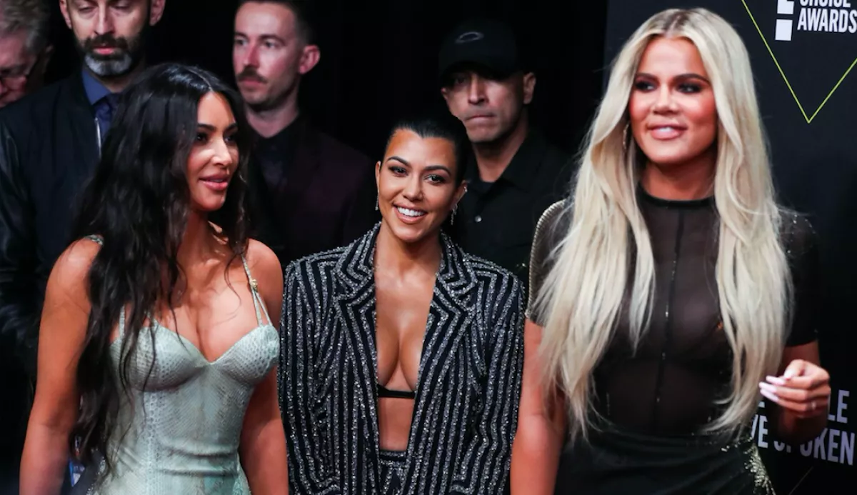 A mesterséges intelligencia szerint: így néznének ki a Kardashian-lányok plasztika nélkül - Videó
