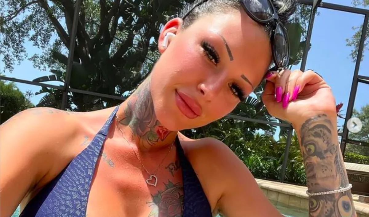 "Aranyásó" - Így védi meg a lány a 25 évvel idősebb milliomos szerelmét - Fotók