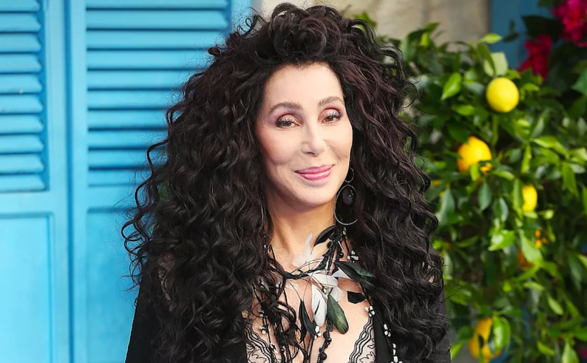 Leleplező fotók: ez a 43 évvel fiatalabb híresség a 76 éves Cher párja