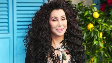 Leleplező fotók: ez a 43 évvel fiatalabb híresség a 76 éves Cher párja