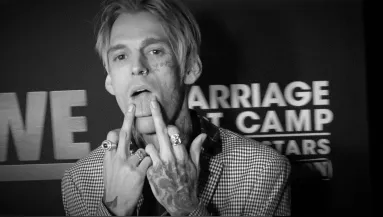 Ez okozta a halálát? Meglepő dolgokat talált a rendőrség Aaron Carter fürdőszobájában - Fotók