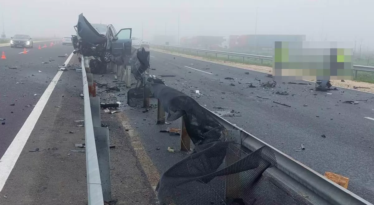 Brutális baleset, teljes útzár: a forgalommal szemben hajtott az autóútra a férfi - Fotók