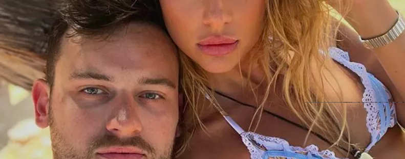 Félmeztelen képek a neten: ez a szexi katonalány Szabó Ádám új barátnője - Fotók