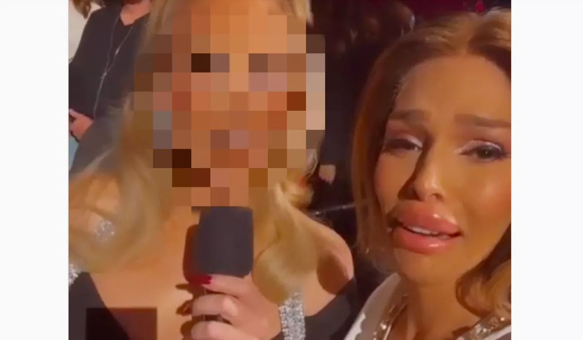 "Mit csináltál az arcommal?" - Adele-t sokkolta rajongója közös szelfivideója