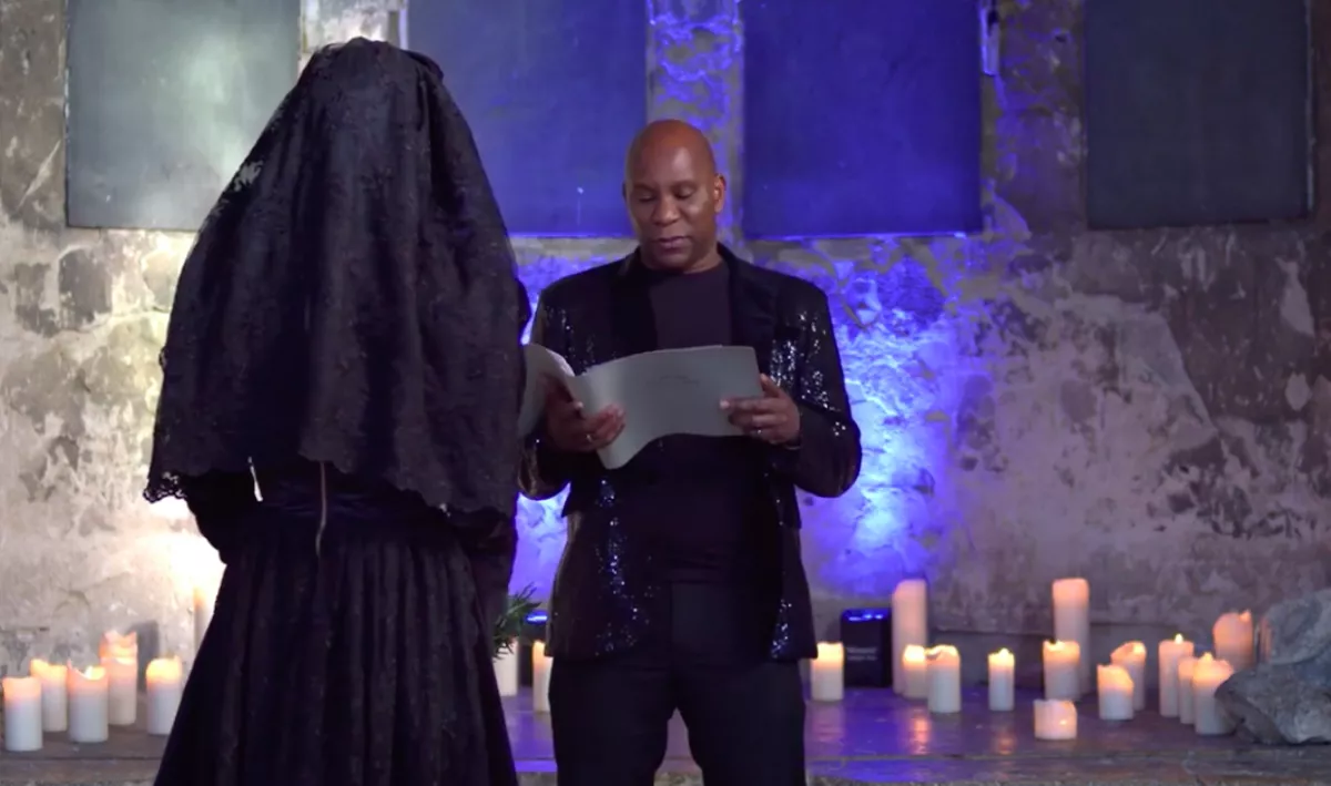 Egy szellemhez ment hozzá ez a nő, de már a nászútjuk miatt kiakadt a férjére - Videó