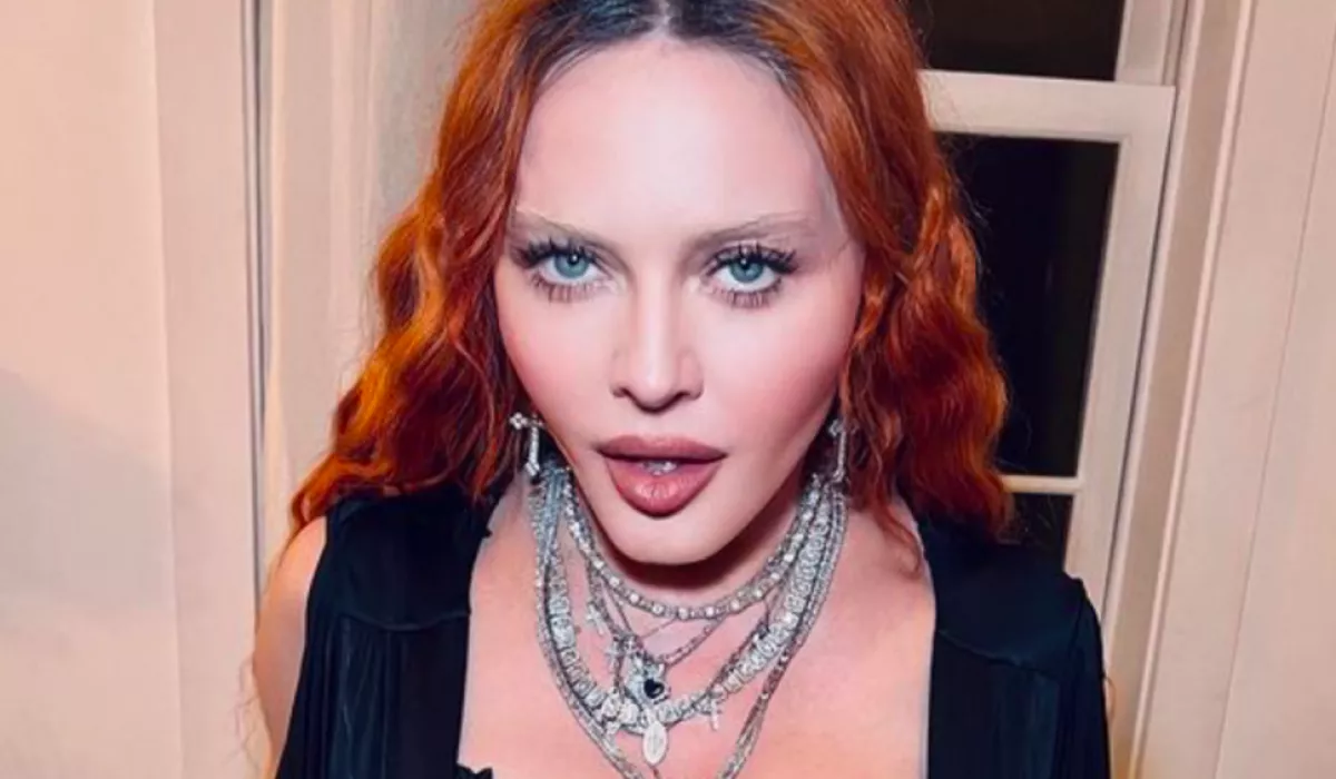 Se ruha, se más: de mi történik Madonnával? - Fotók