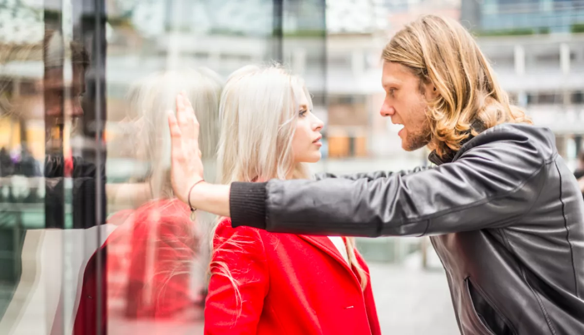 Idegtépőek együtt: ez a 3 csillagjegy pár folyamatosan háborúzik