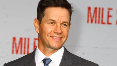 Az 51 éves Mark Wahlberg félmeztelen képei futótűzként terjednek a nők között - Fotók