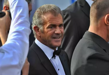 32 éves lett, szemtelenül jóképű Mel Gibson fia - Fotók