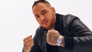 Egy fodrász buktatta le: Curtis megcsalta a párját