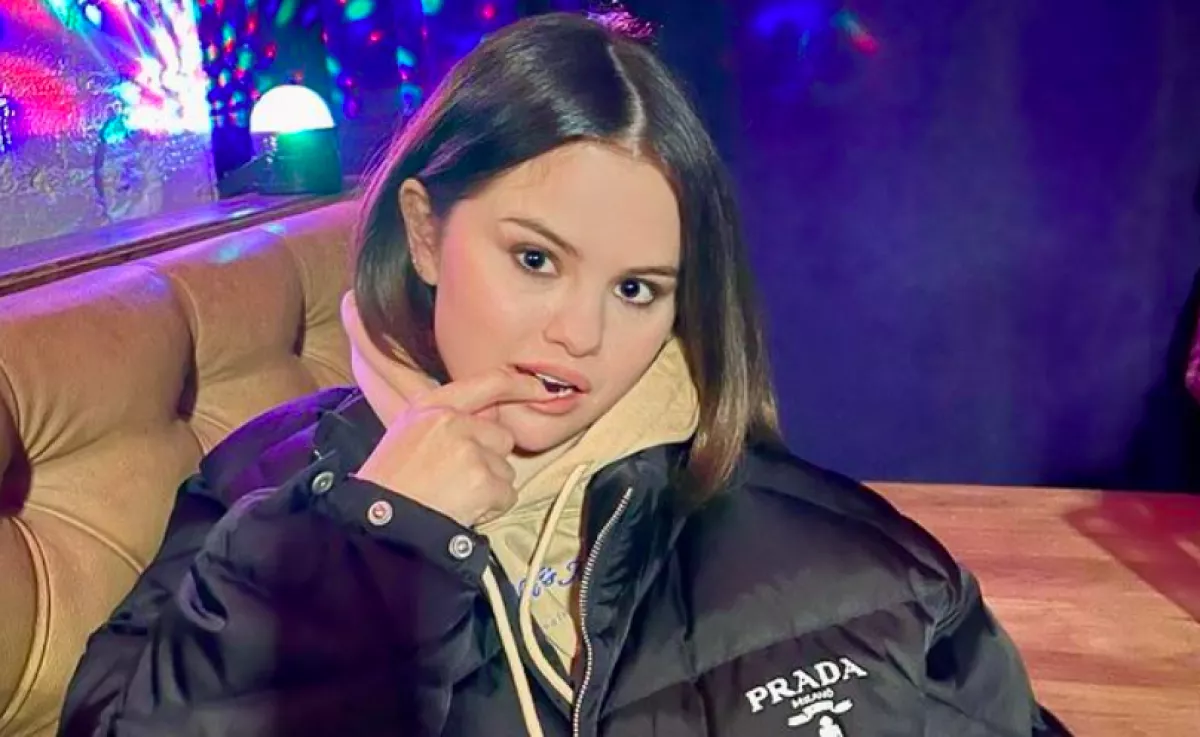 Hivatalos: kéz a kézben jelent meg új szerelmével Selena Gomez - Fotók