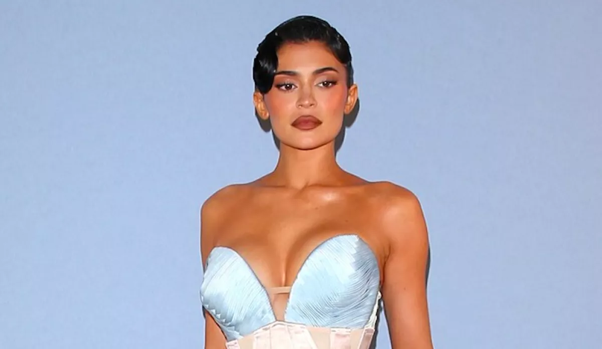 Nyaklánca miatt vádolják rasszizmussal Kylie Jennert - Fotó