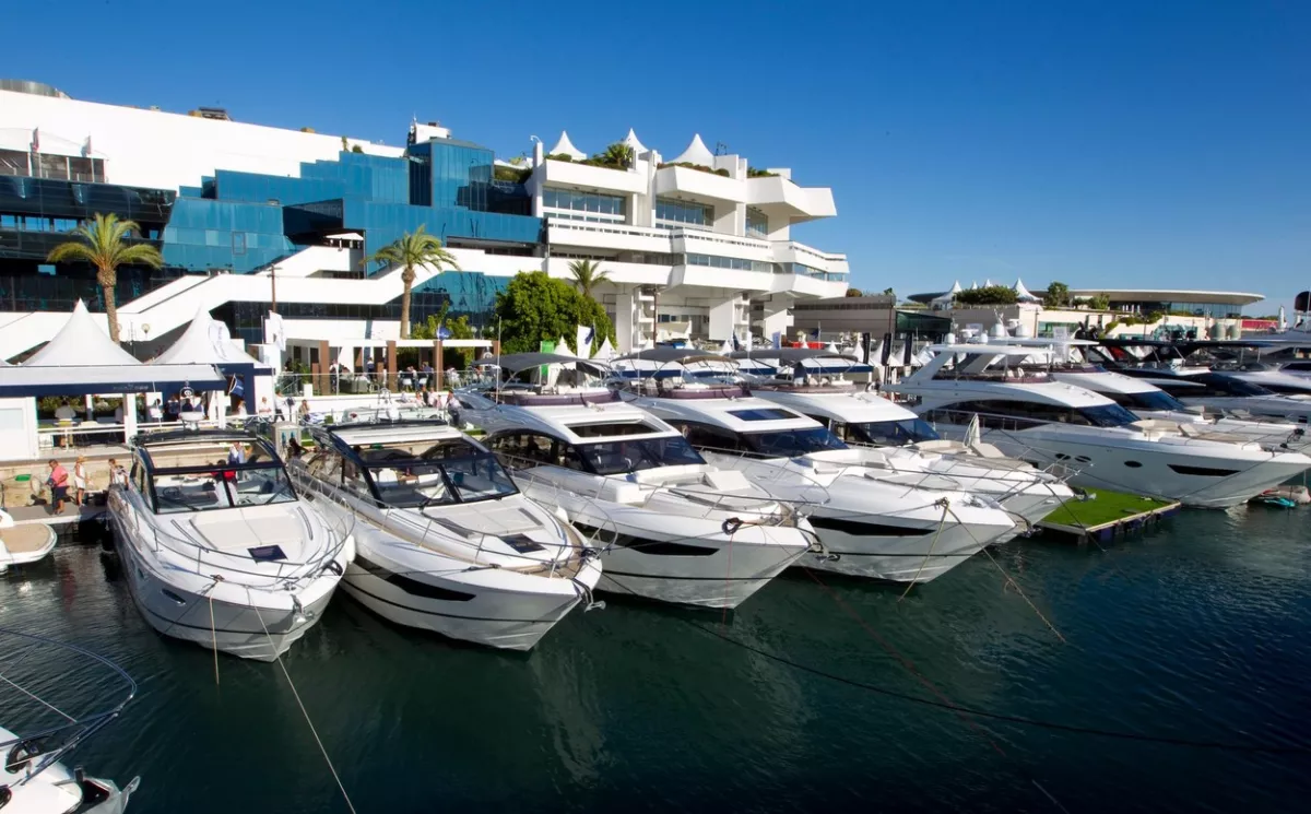 Letartóztatták a magyar ügyvédnőt: több százmilliós jacht is van a nevén