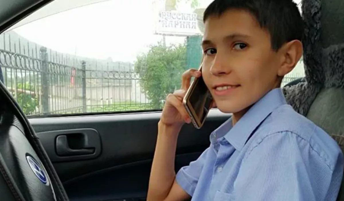 13 évesen állt meg a növésben Denisz, új társa van miután kidobta a csaja - Fotók