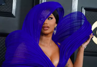 Félmeztelen Pierot, fekete latex - íme a Grammy-gála legemlékezetesebb ruhái - Fotók