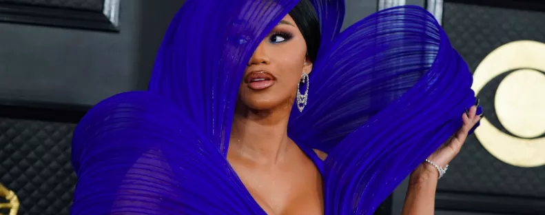 Félmeztelen Pierot, fekete latex - íme a Grammy-gála legemlékezetesebb ruhái - Fotók