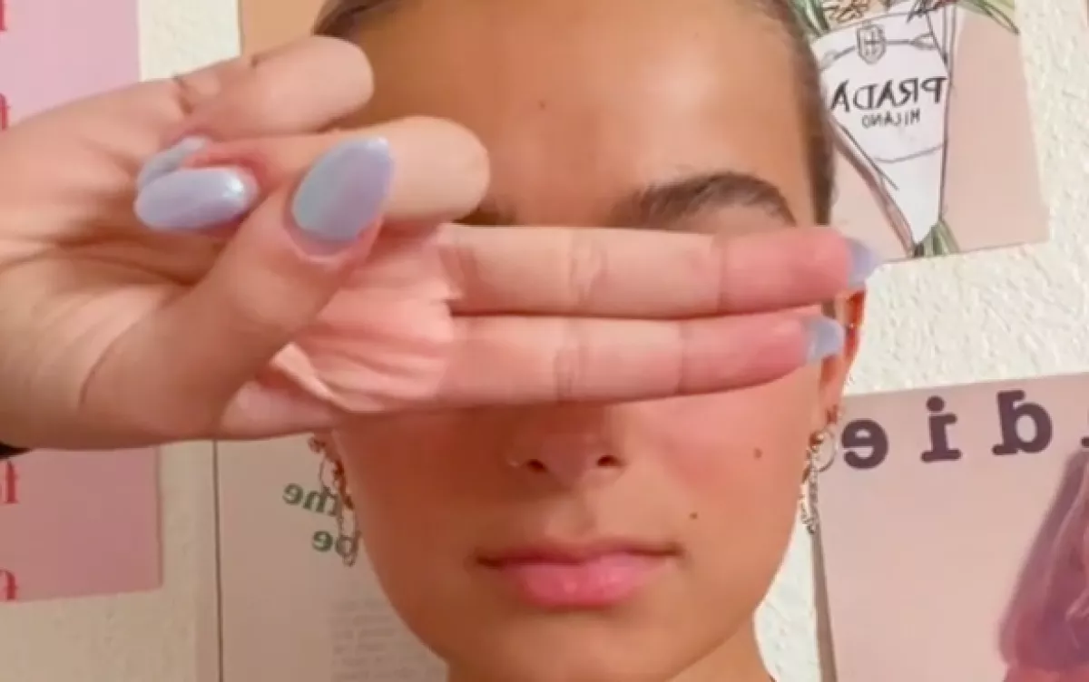 Rajzfilmszereplő szemekkel született ez a lány, megőrül érte a világ - Videó