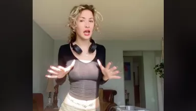 "Undorító perverzek!" - mondja Mari, aki nem hord melltartót, de utálja, hogy bámulják a férfiak - Videók