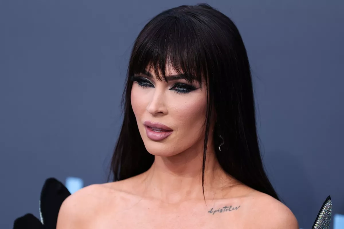 Hűtlenség: minden közös képüket törölte a népszerű színésznő