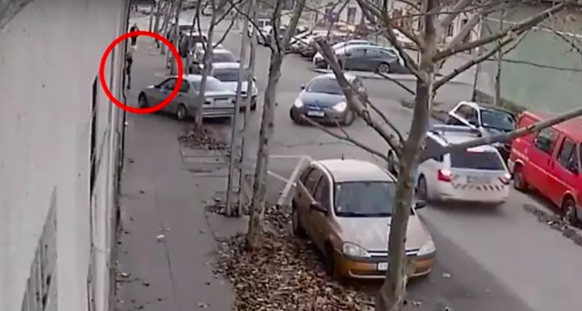 Kerületeken át üldözték a zsaruk a féktelenül száguldó Benjámint, kiderült, miért volt sürgős neki - Videó