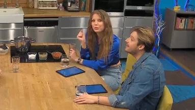 "Hova lett Szabó Zsófi szemöldöke?" - Meglepő külső élő adásban - Fotók