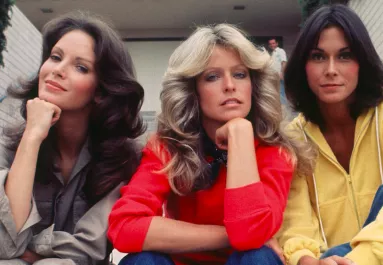 40 évet is letagadhat a Charlie angyalai 77 éves sztárja - Fotó