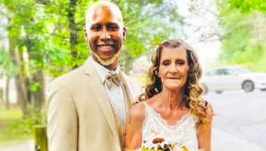 Már 7 gyereke van a 62 éves OnlyFans nagyinak, 25 éves férjével nagy bejelentést tett - Fotók