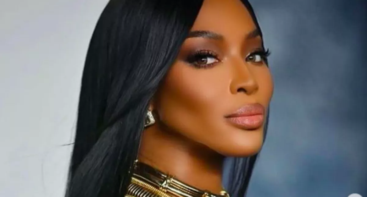 Megszaladt a photoshop, Naomi! - Akarod látni az eredeti képet? 