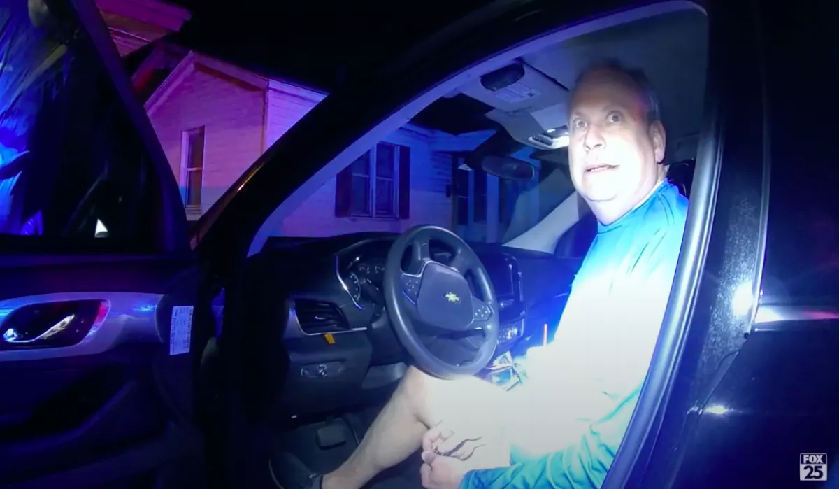 Saját részeg felettesét vette őrizetbe egy rendőr - videóját ünnepli az egész világ