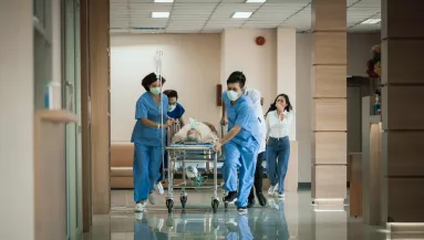 Megette a szobatársa maradékát a diák, nem sokkal később az összes végtagját amputálni kellett - Videó