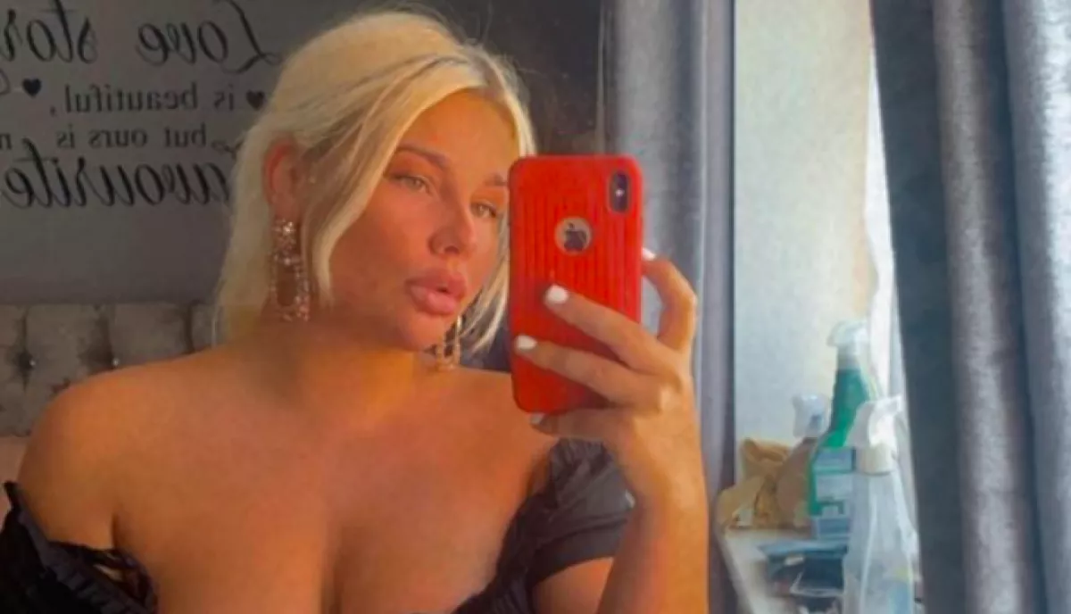 Halálra szúrta gyerekei apját a 24 éves Insta-sztár, most ezért nyafog a börtönben - Fotók