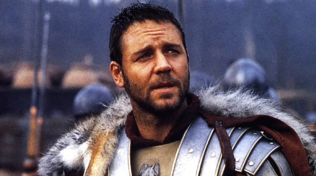 59 lett: felismerhetetlenre hízott és megőszült a Gladiátor sztárja - Fotók