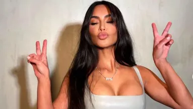 Kim Kardashian az év photoshop bakiját követte el - "Több sebből vérzik ez a test" - Fotók