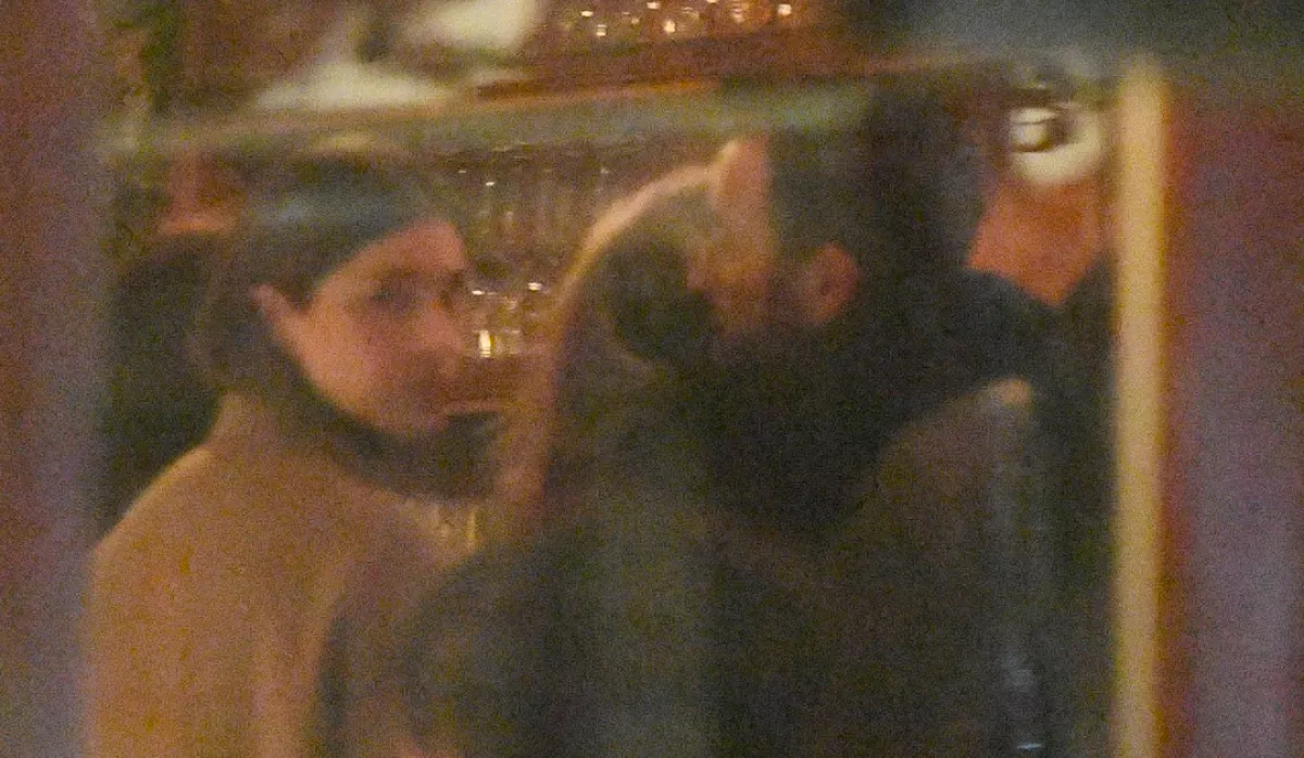 Paparazzi leplezte le őket: nem akárkit ölelget Jennifer Aniston - Fotók